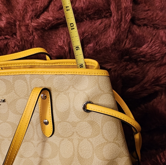 VINTAGE YELLOW COACH SATCHEL/ HANDBAG - Picture 9 of 9